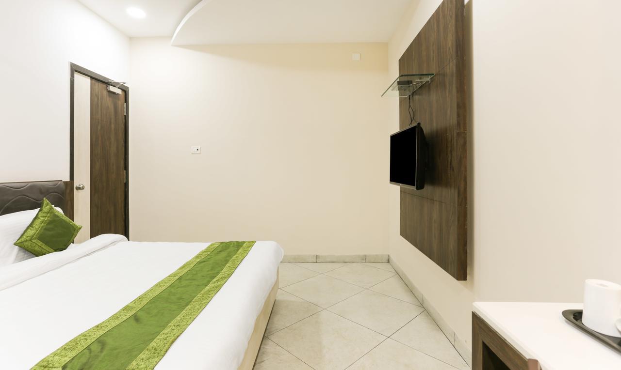 Treebo Trend Grace Residency Hotel Ченай Екстериор снимка
