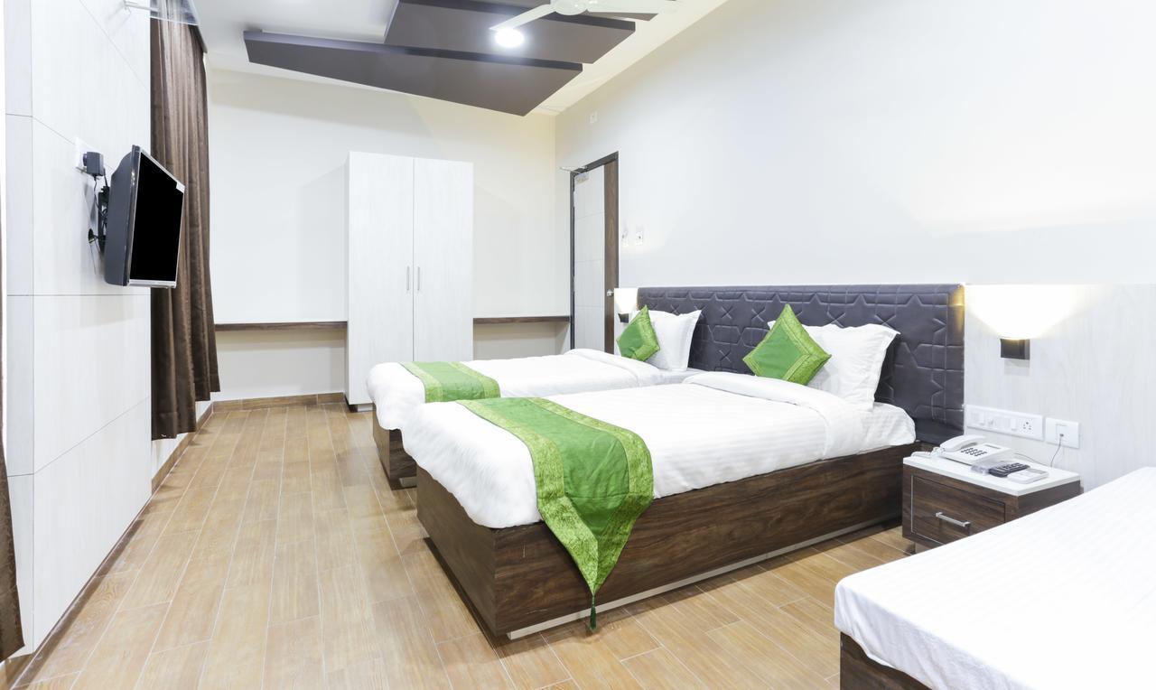 Treebo Trend Grace Residency Hotel Ченай Екстериор снимка