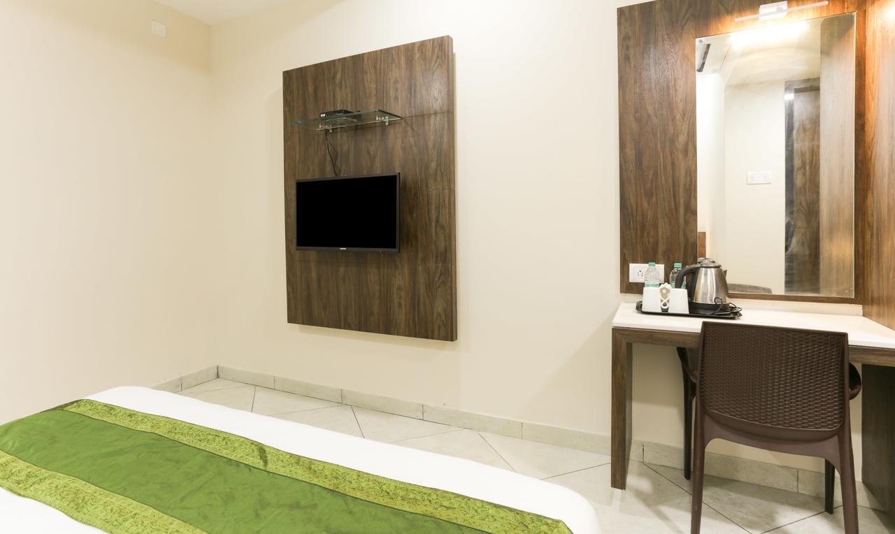 Treebo Trend Grace Residency Hotel Ченай Екстериор снимка