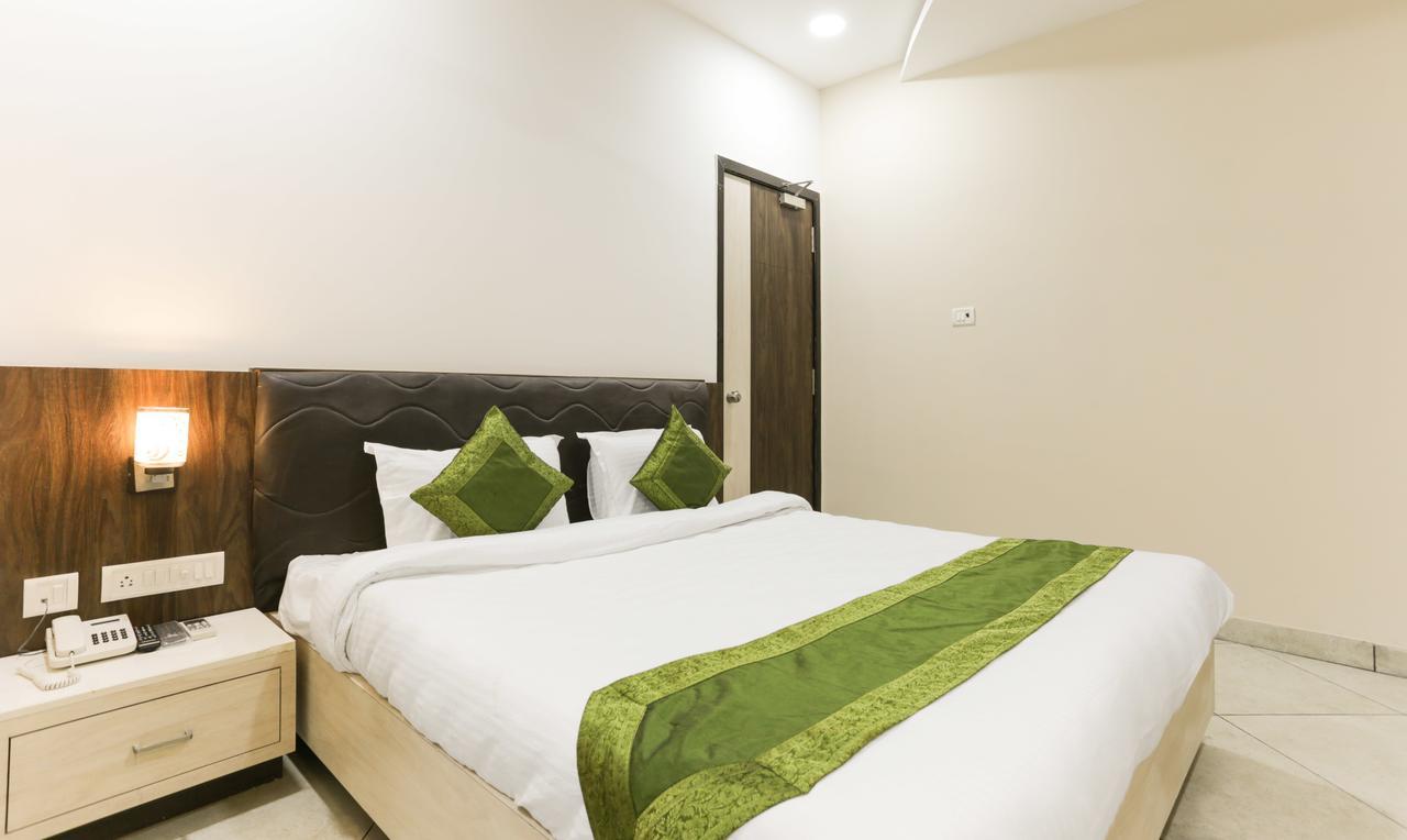 Treebo Trend Grace Residency Hotel Ченай Екстериор снимка